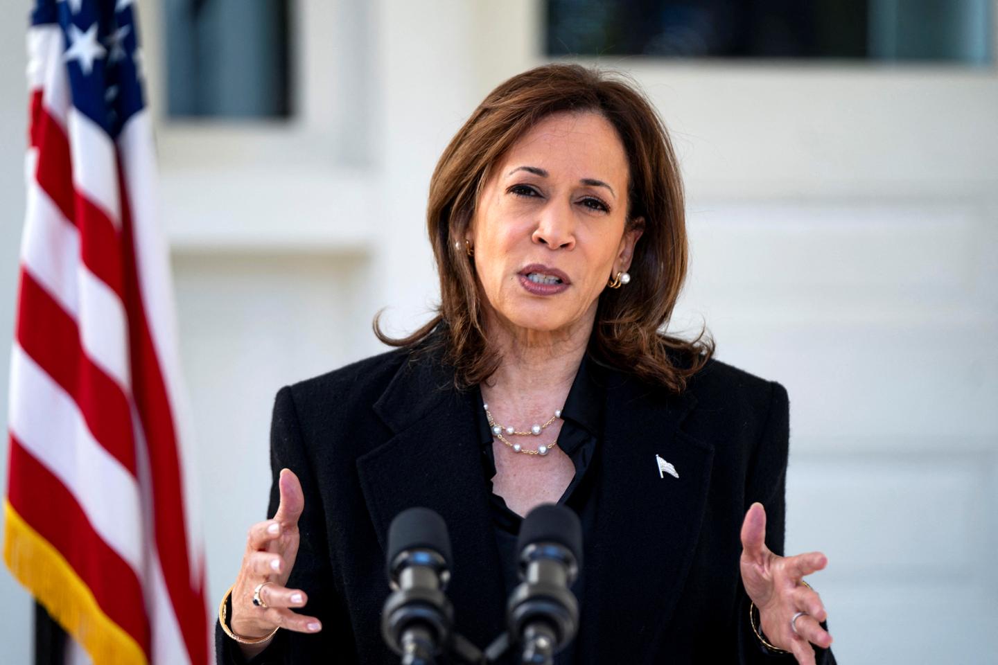 Harris calls Trump 'unhinged' for allegedly praising Hitler