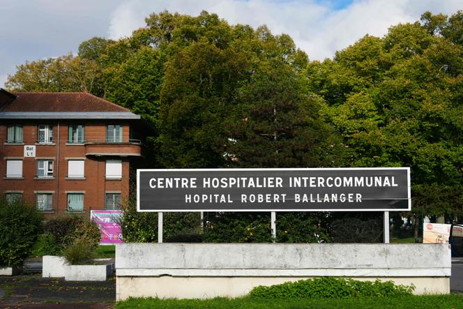 Aulnay-sous-Bois, Seine-Saint-Denis, le 22 octobre 2024, où un nouveau-né de 17 jours a été enlevé par ses parents la nuit précédente. Santiago, un nouveau-né de sexe masculin âgé de 17 jours, a été enlevé par ses parents à la maternité de l’hôpital Robert Ballanger d’Aulnay-sous-Bois, en Seine-Saint-Denis, le 21 octobre 2024 en fin de journée.