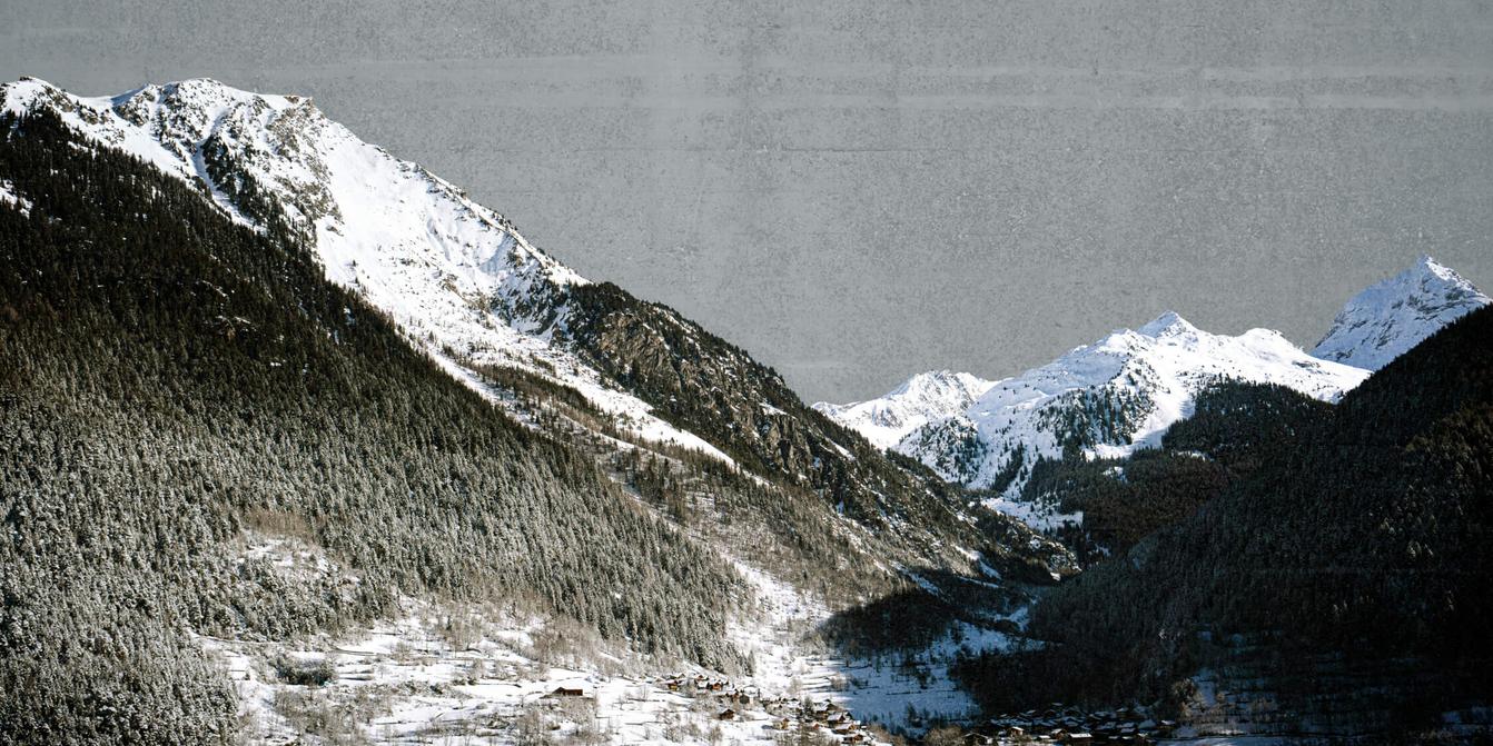Incendie en cours dans un hôtel de Courchevel en Savoie, des dizaines de personnes évacuées Kép