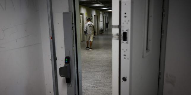 Les étrangers en situation irrégulière placés plus longtemps dans les centres de rétention administrative, entraînant une diminution du nombre de placements thumbnail