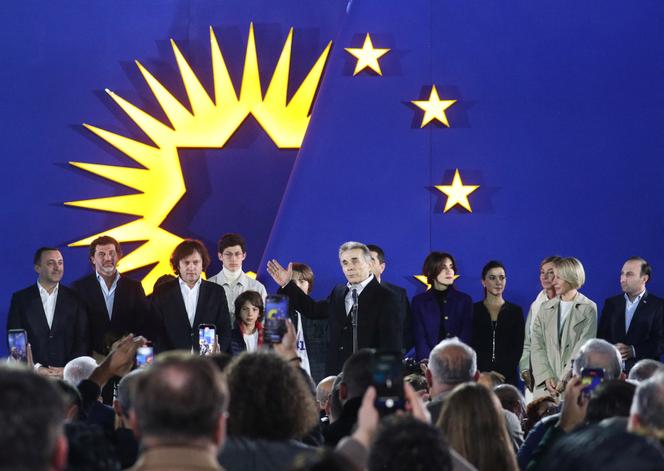 O Georgian Dream obteve 54,08% dos votos expressos, contra 37,58% da coligação pró-europeia, segundo a contagem realizada em mais de 99% dos círculos eleitorais.