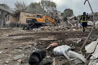 Sur le site d’un bombardement russe à Dnipro (oblast de Dnipropetrovsk), en Ukraine, le 26 octobre 2024.