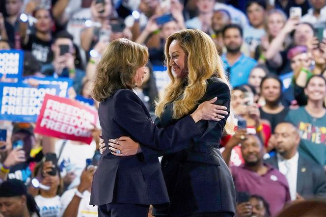 Kamala Harris and Beyoncé in Houston on October 25, 2024.