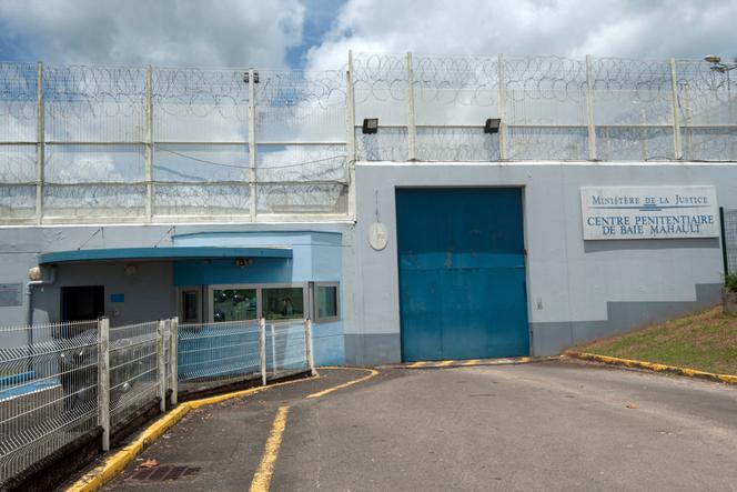 A entrada do Centro Prisional de Baie-Mahault em Baie-Mahault, na ilha francesa de Guadalupe, em 2016.