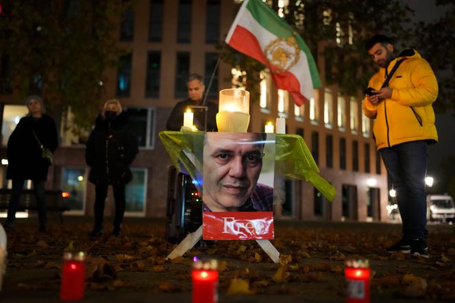 Rassemblement en hommage à Jamshid Sharmahd, à Berlin, le 28 octobre 2024.