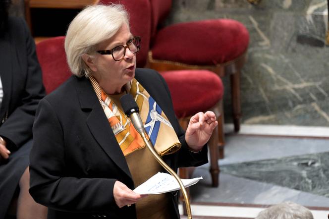 A Ministra da Parceria com os Territórios e da Descentralização, Catherine Vautrin, na Assembleia Nacional, em Paris, em 29 de outubro de 2024. 
