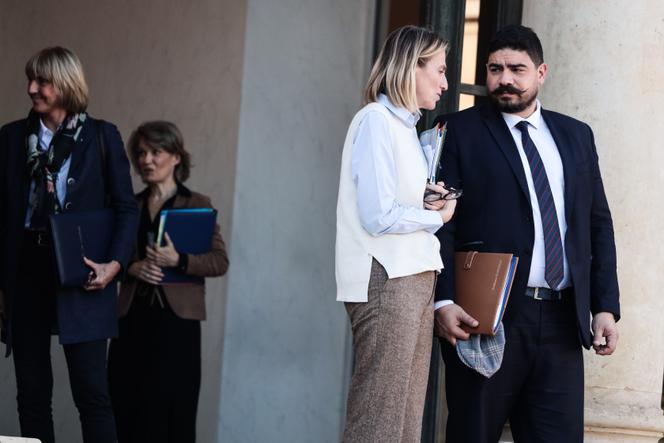 La ministre du travail, Astrid Panosyan-Bouvet, et le ministre de la fonction publique, Guillaume Kasbarian, à l’Elysée, à Paris, le 23 octobre 2024.