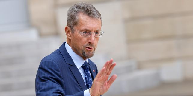 L’ex-patron de la DGSE Bernard Bajolet sera jugé pour complicité de tentative d’extorsion thumbnail