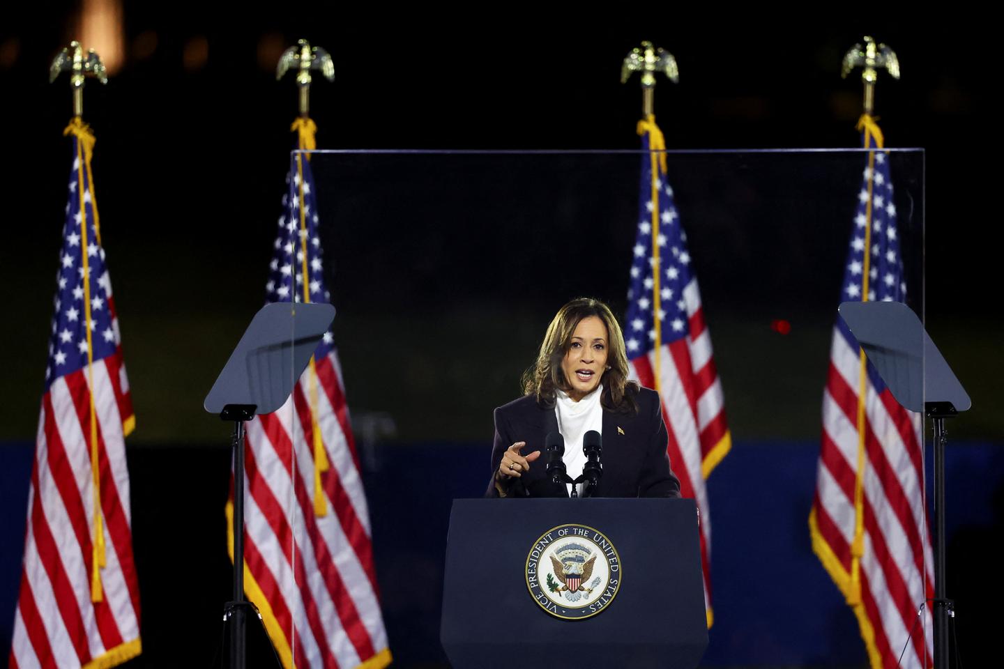 US election: Kamala Harris promises to 'put country above party,' a 'direct contrast' to Trump in speech at symbolic site