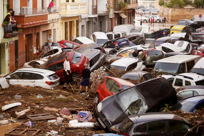 Floods in Valencia region kill at least 95 people, say Spanish authorities