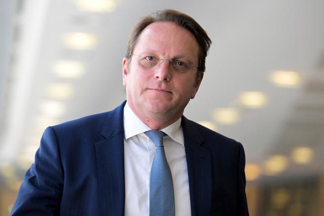 Oliver Varhelyi, designado pelo primeiro-ministro húngaro, Viktor Orban, Comissário Europeu para a Saúde e Bem-Estar Animal, em Bruxelas, em 18 de setembro de 2024. 