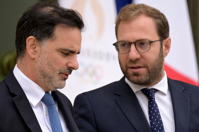 Ministro do Orçamento e Contas Públicas Laurent Saint-Martin e Ministro da Economia e Finanças Antoine Armand em 31 de outubro de 2024 no ELysée, em Paris.