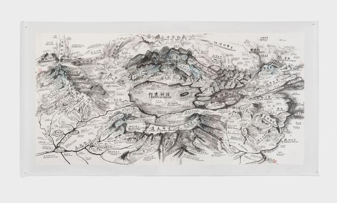 « Map of Mythology », de Qiu Zhijie, à la Galleria Continua, à Paris. Encre de Chine sur papier. 245 x 125 cm