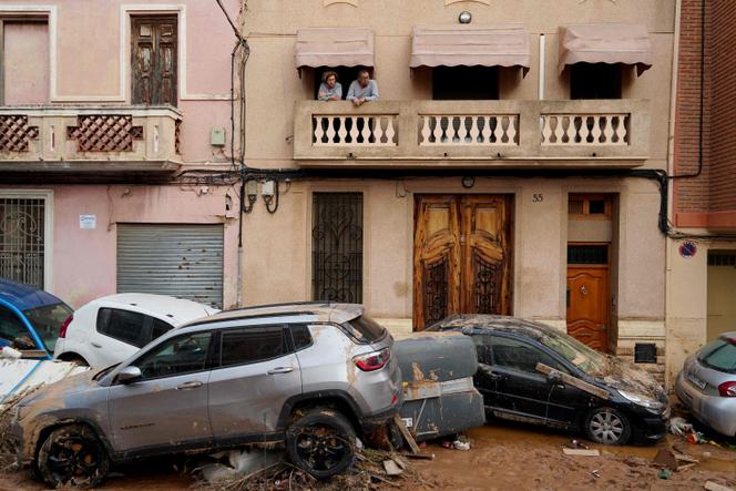 Em uma rua de La Torre, bairro ao sul de Valência, Espanha, 31 de outubro de 2024. 