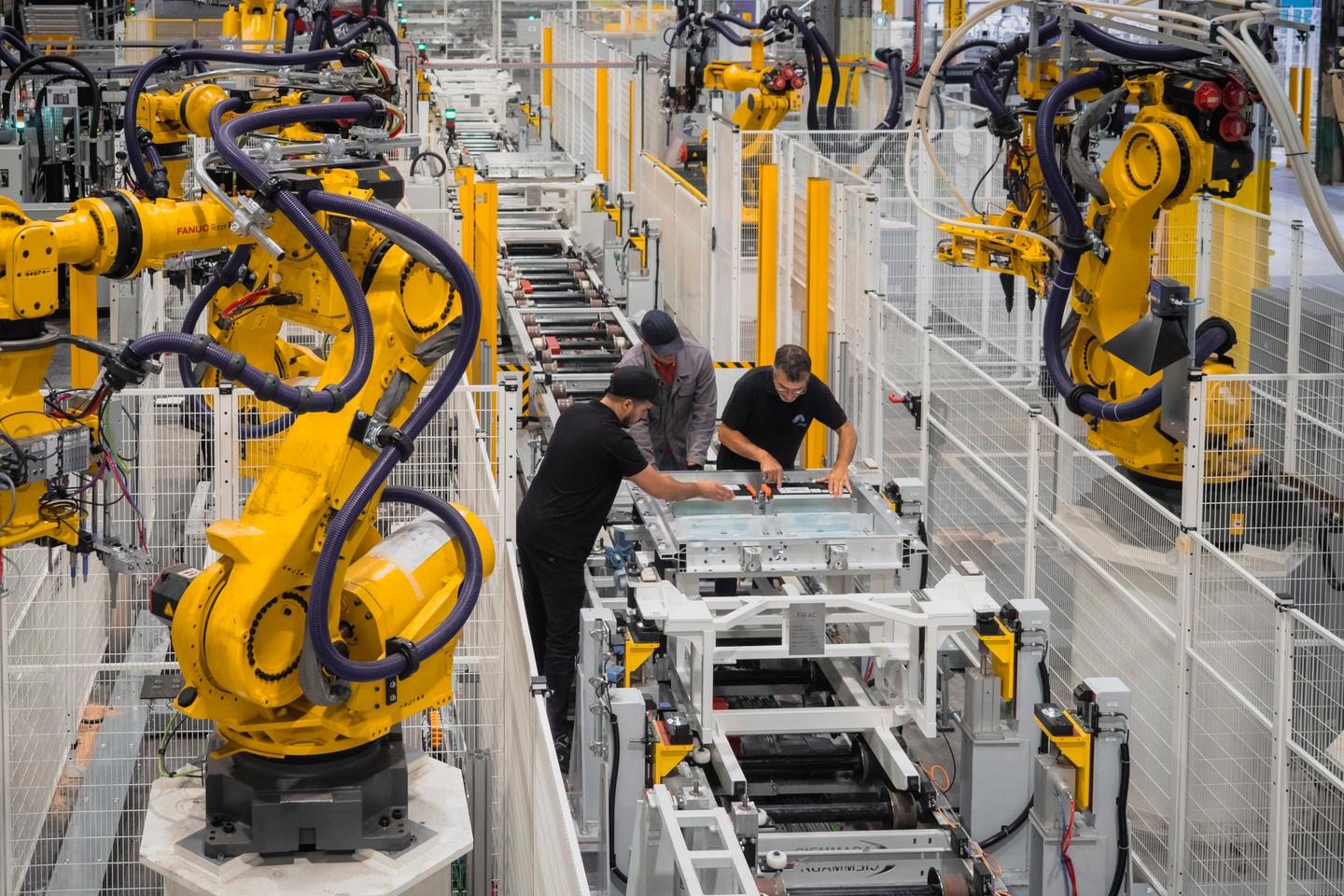 Ukrainians, Syrians, Afghans: The refugees who assemble Peugeot cars in France