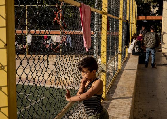Un enfant palestinien dans un centre de l’UNRWA qui accueille des réfugiés palestiniens à Sibline, au Liban, le 29 octobre 2024.