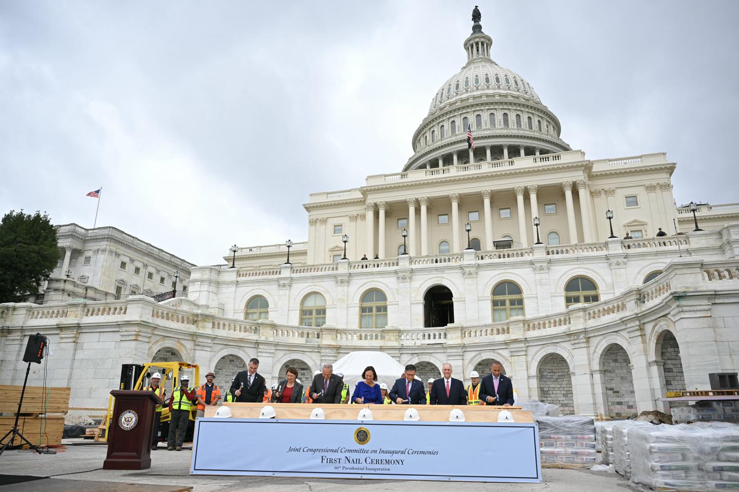 In the battle for Congress, Republicans have expectations and Democrats hopes