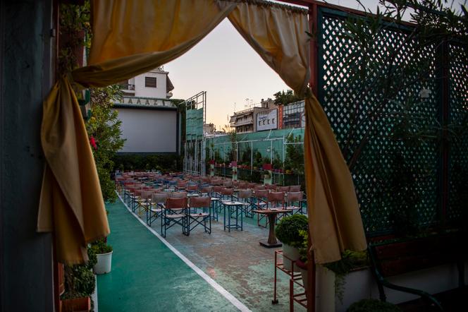La salle de projection du cinéma en plein air « Palace » à Athènes, en août 2020.