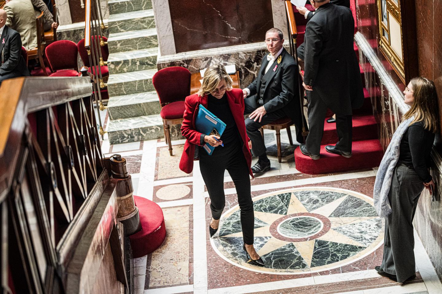 Transport, housing, food, energy: Government sets new targets for reducing France's greenhouse gas emissions