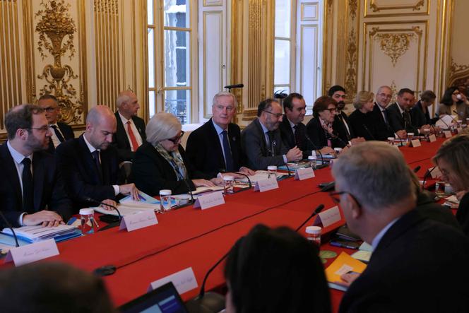 O Primeiro-Ministro, Michel Barnier, reúne os seus ministros num seminário em Matignon, no dia 4 de novembro de 2024.
