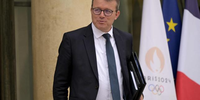 Véhicules électriques, cars et marche pour réduire l’empreinte carbone des transports thumbnail