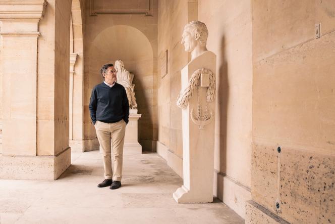 Michael Hall, durante a entrega da grande medalha que lhe foi concedida pela Academia de Ciências, em Paris, no dia 17 de setembro. 