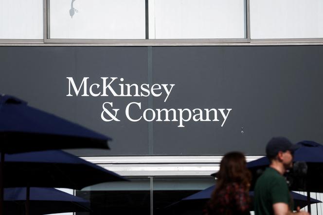 O logotipo da empresa McKinsey & Company, em Le Bourget (Seine-Saint-Denis), 31 de junho de 2023. 