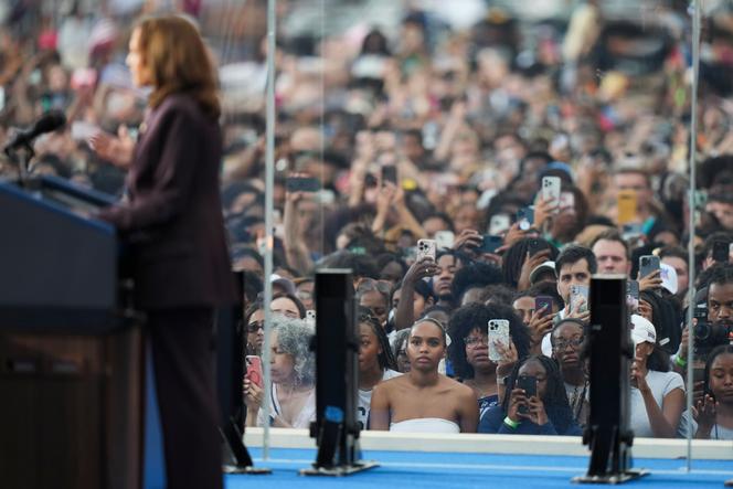 Apoiadores de Kamala Harris durante seu discurso de derrota, em 6 de novembro de 2024, no campus da Howard University, em Washington.