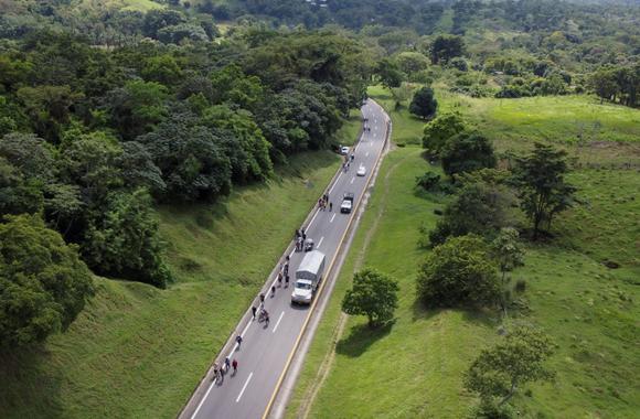 Une caravane de migrants en route vers la frontière américaine, à Escuintla, au Mexique, le 7 novembre 2024.