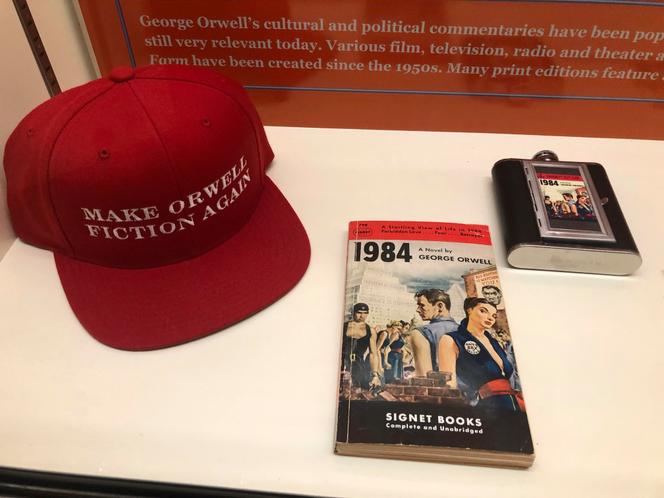 Em exposição em Albuquerque, Novo México, celebrando o legado do autor, em outubro de 2019. 