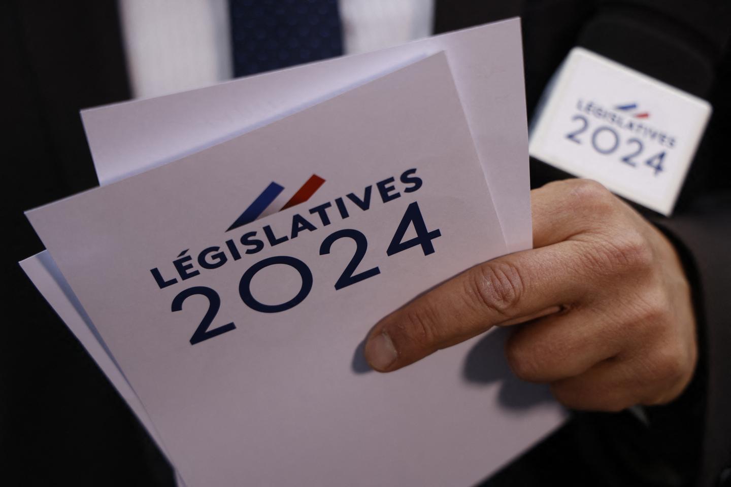解散には政治的コストがかかったが、財政にもコストがかかった。どれの ？