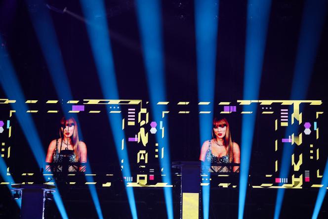 Taylor Swift em vídeo, após ganhar o prêmio de Melhor Vídeo por “Fortnight” com Post Malone, no MTV Europe Music Awards 2024, em Manchester (Reino Unido), em 10 de novembro de 2024.