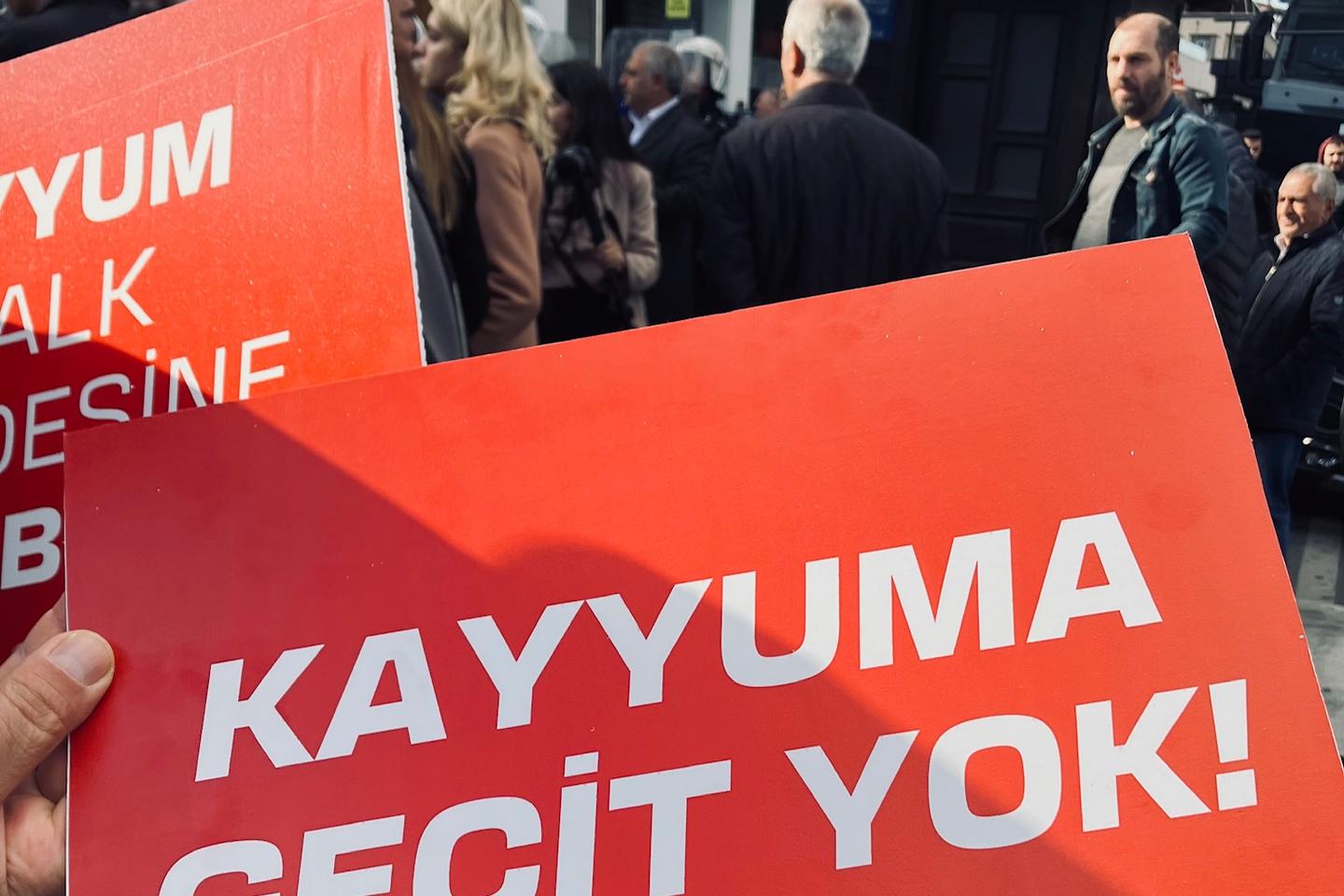 In Istanbul, a piece of sidewalk 'where Turkish democracy is at stake'
