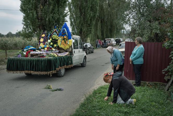 Jour de funérailles à Kryve Ozero (Ukraine), le 5 octobre 2024.