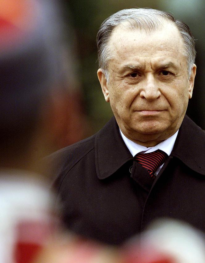Le président roumain, Ion Iliescu, à Sofia, le 14 avril 2003.