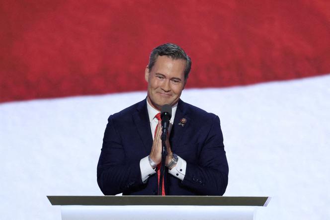 Representante Michael Waltz durante o terceiro dia da Convenção Nacional Republicana (RNC), no Fiserv Forum, em Milwaukee, Wisconsin, Estados Unidos, 17 de julho de 2024. 