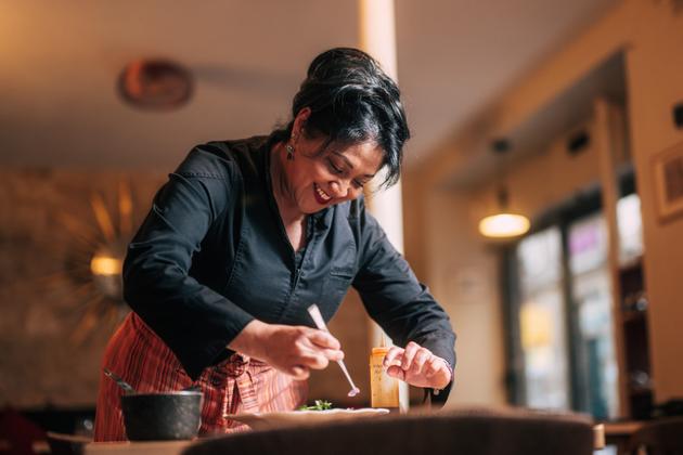 In her restaurant called Chicahualco, chef Mercedes Ahumada prepares a duck breast aged with fermented corn masa, nixtamal tortillas, and a "mole" with four types of chili peppers. In Paris, on November 8, 2024.
