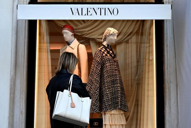 Boutique da grife italiana Valentino na Piazza di Spagna, em Roma, em 11 de novembro de 2024.