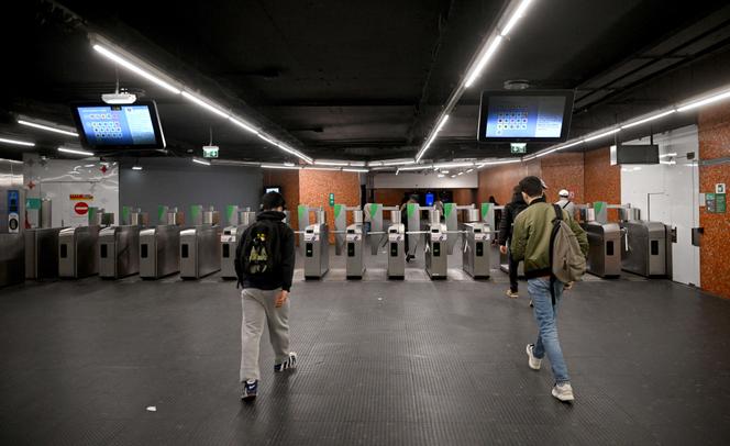 Na estação RER de Nanterre, 4 de abril de 2023.
