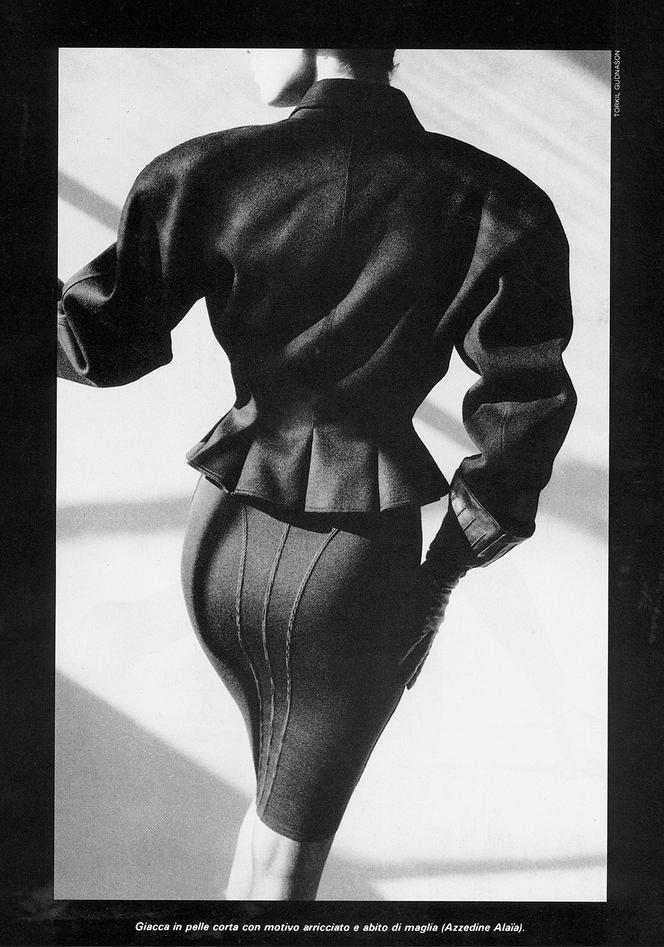 Robe Alaïa, dans le « Vogue Italia » de décembre 1986.