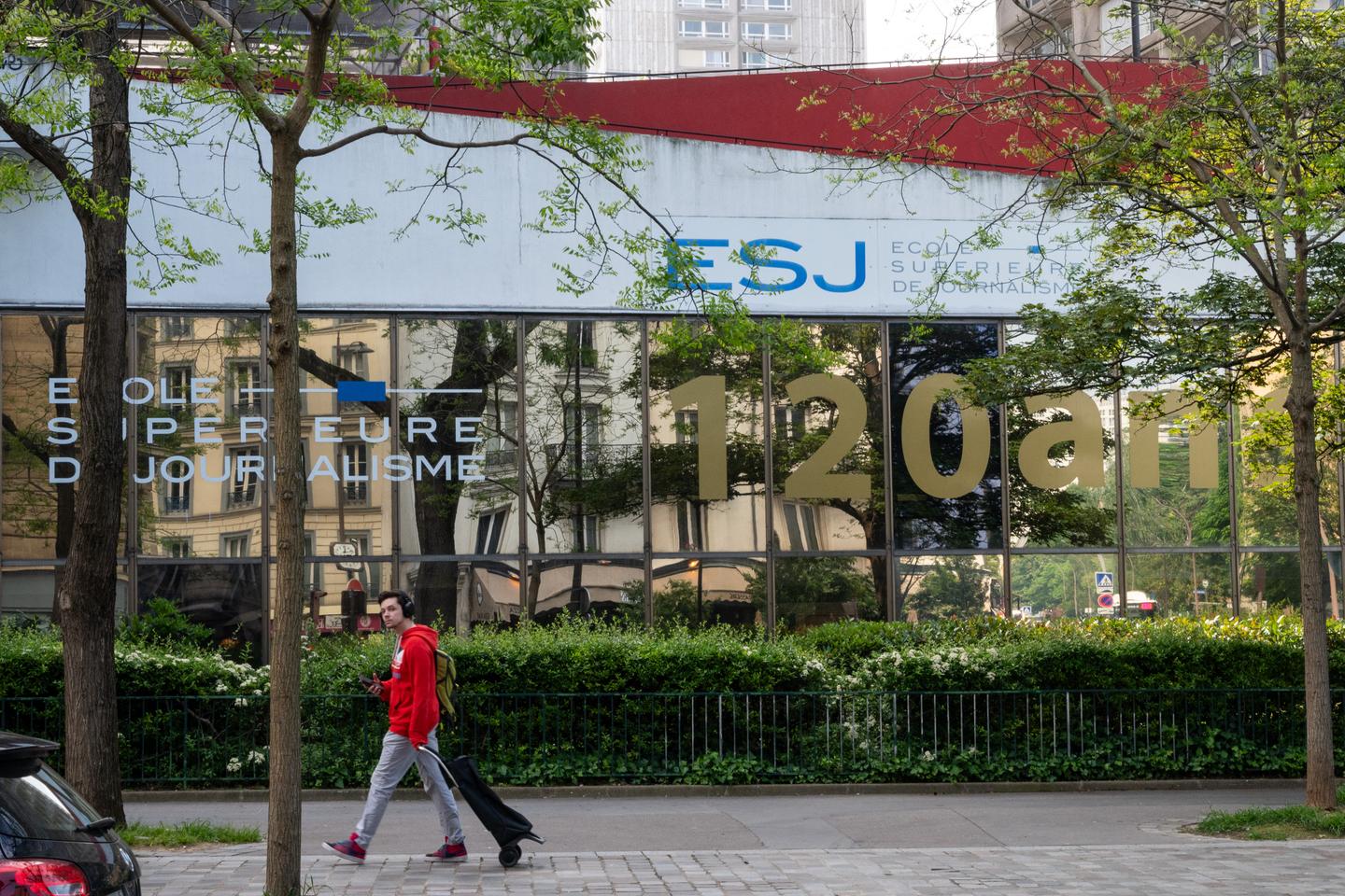 Paris journalism school taken over by billionaire media owners