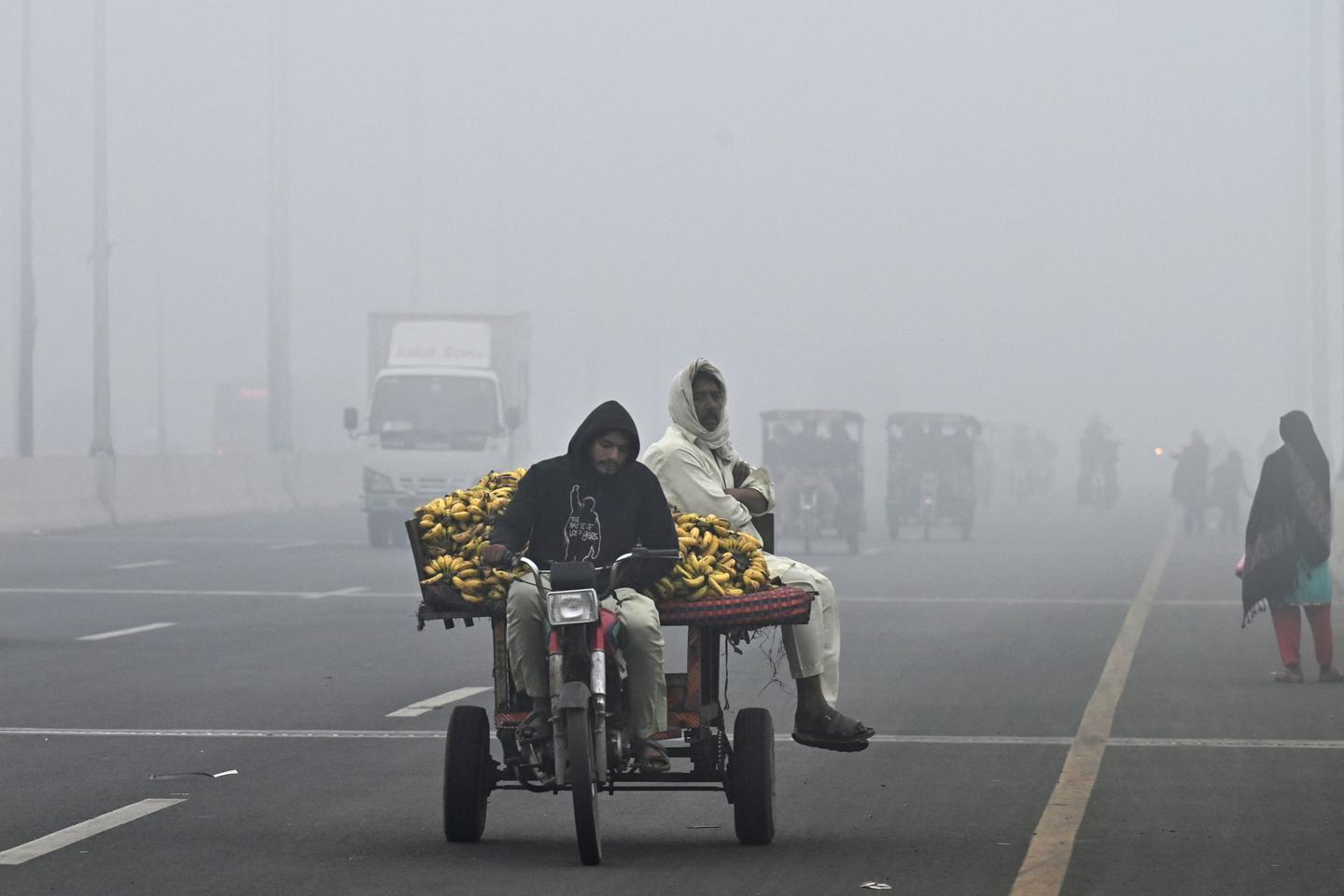 Pakistan : pour la première fois depuis deux semaines, l’air n’est plus « dangereux » à...