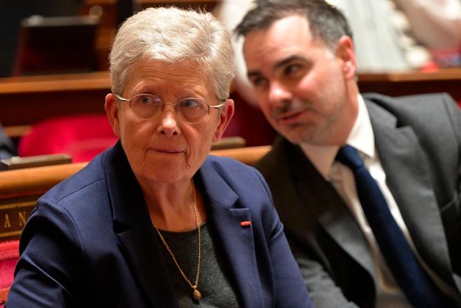 La ministre de la santé et de l’accès aux soins, Geneviève Darrieussecq, et le ministre du budget et des comptes publics, Laurent Saint-Martin, lors de l’examen du budget de la Sécurité sociale, au Sénat, le 18 novembre 2024.