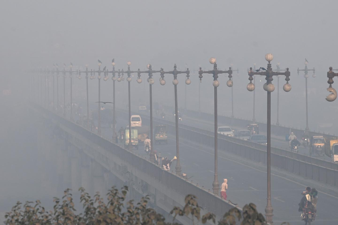 Air pollution nightmare engulfs northern India and Pakistan