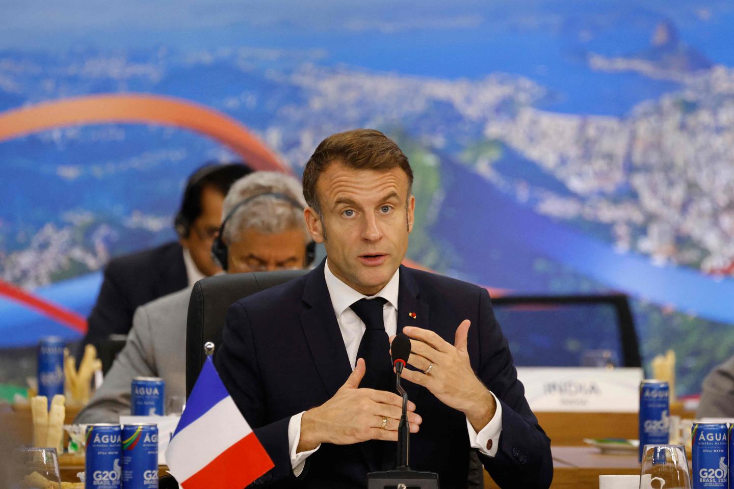 エマニュエル・マクロン大統領は、ギャリー・コニール元首相を解任したハイチ当局者は「完全に愚か」だと信じている