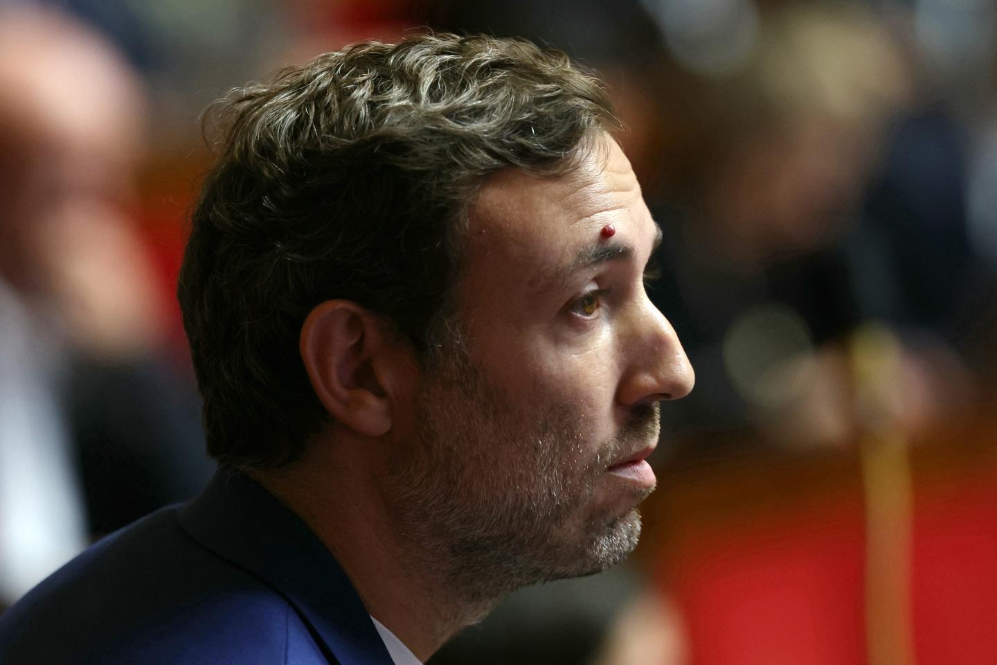 「反逆的」国会議員トーマス・ポーテス、半円での発言で制裁