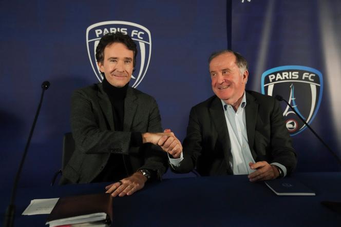 Antoine Arnault et le président du Paris FC, Pierre Ferracci, le 20 novembre 2024 à Orly (Val-de-Marne).