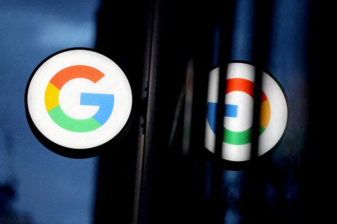Le logo de Google est visible dans une boutique Google à Manhattan, New York, Etats-Unis, le 17 novembre 2021.