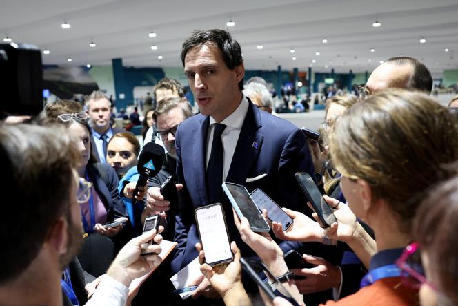 Le commissaire européen chargé de l’action pour le climat, Wopke Hoekstra, lors d’une conférence de presse tenue en marge de la COP29, à Bakou, le 21 novembre 2024.