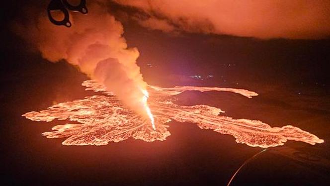 A erupção perto de Hagafell-Grindavik, quarta-feira, 20 de novembro.